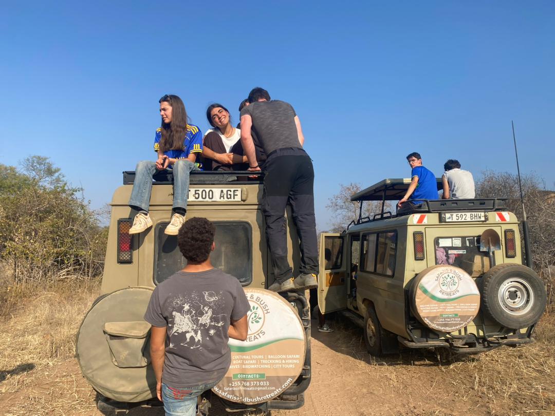Guests on safari with Safari and Bush Retreats